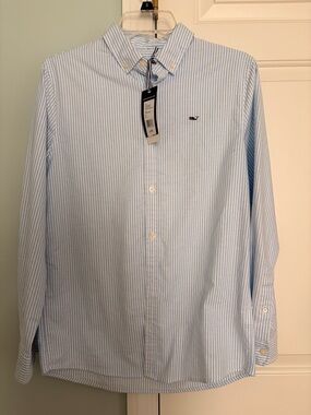 NWT Vineyard Vines Blue and White Striped Button-Down Oxford
